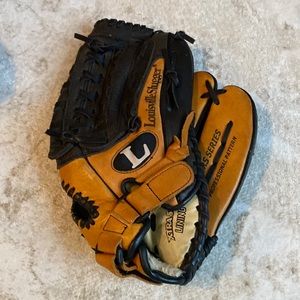 Louisville slugger baseball glove